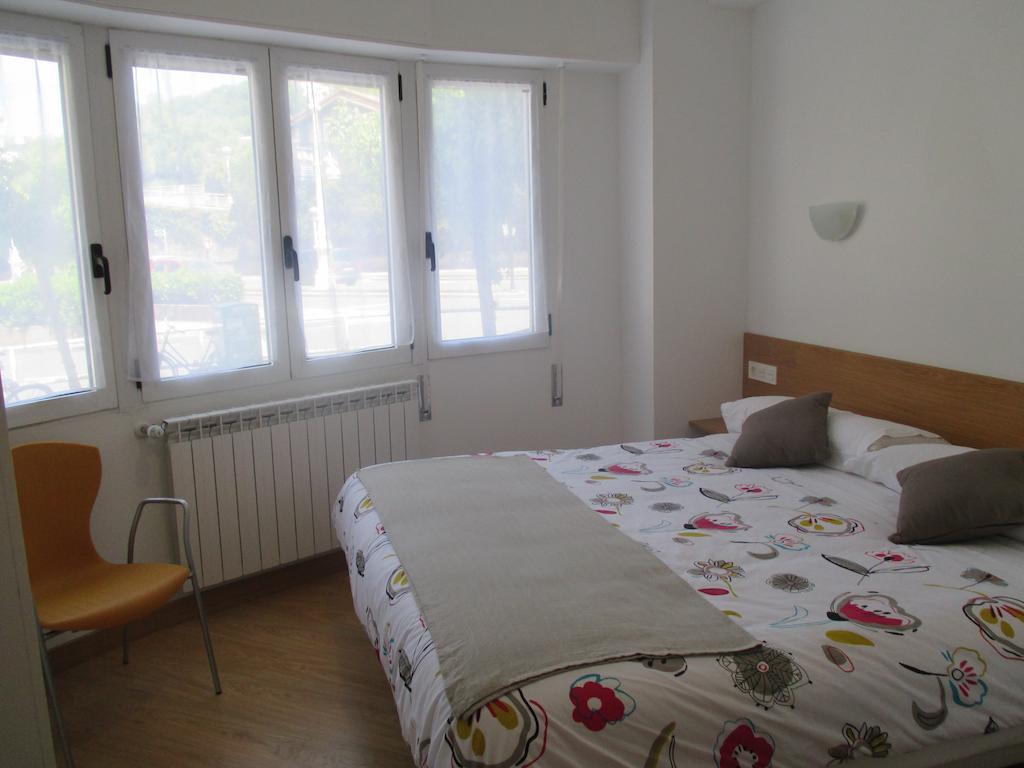Apartamentos Grosen San Sebastián Cameră foto